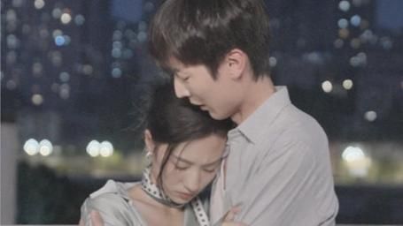 棄婚后，高冷女總裁攀我高枝